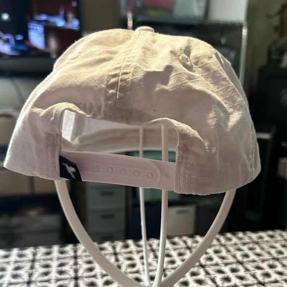 Birddogs - white adjustable flat brim hat with pink bird embroidery - Picture 3 of 6